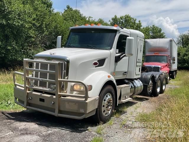 Peterbilt 377 Conventional Trucks / Tractor Trucks