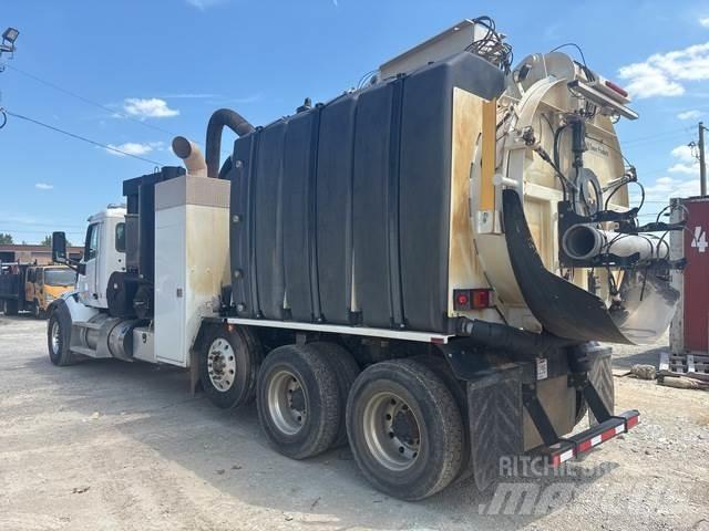 Peterbilt 377 Crawler Excavators