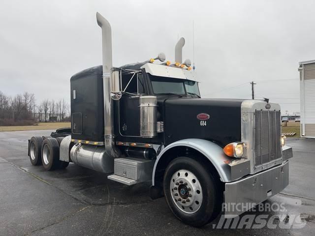 Peterbilt 378 Conventional Trucks / Tractor Trucks