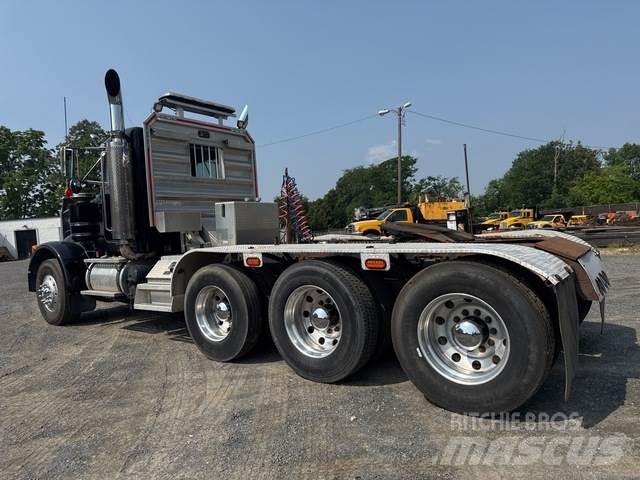 Peterbilt 378 Conventional Trucks / Tractor Trucks