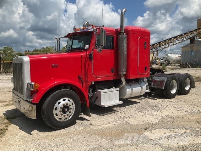 Peterbilt 378 Conventional Trucks / Tractor Trucks