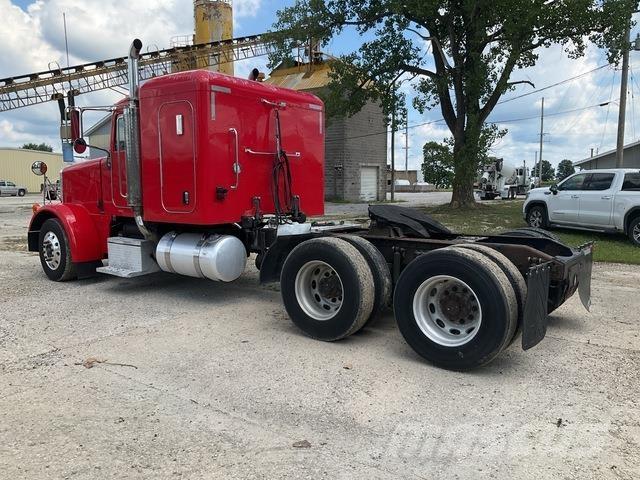 Peterbilt 378 Conventional Trucks / Tractor Trucks