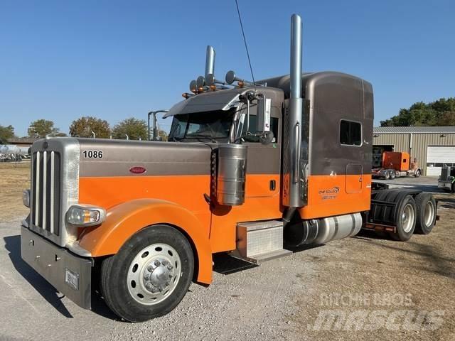Peterbilt 379 Conventional Trucks / Tractor Trucks