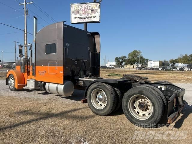 Peterbilt 379 Conventional Trucks / Tractor Trucks