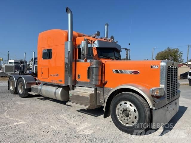 Peterbilt 379 Conventional Trucks / Tractor Trucks