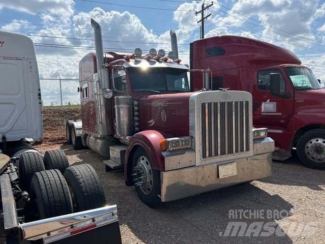 Peterbilt 379 Conventional Trucks / Tractor Trucks