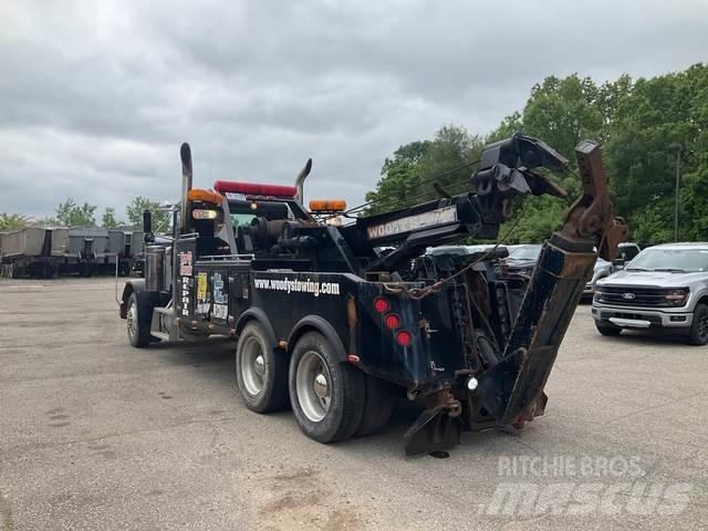 Peterbilt 379 Tow Trucks / Wreckers