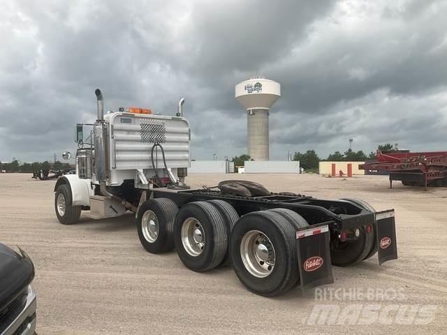 Peterbilt 379 Conventional Trucks / Tractor Trucks
