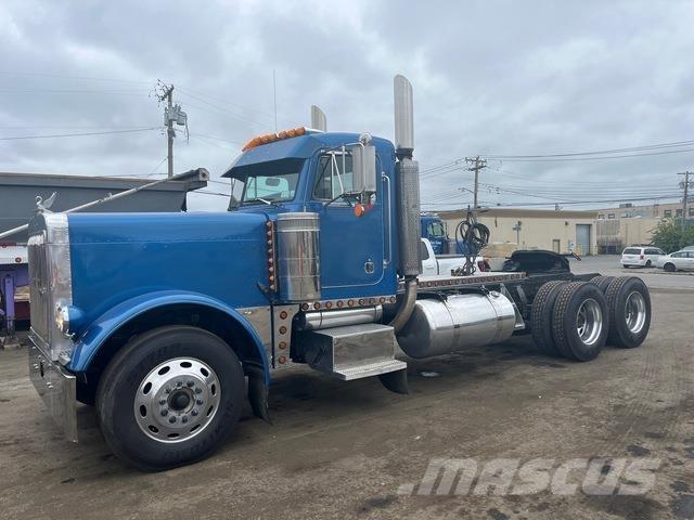Peterbilt 379 Conventional Trucks / Tractor Trucks