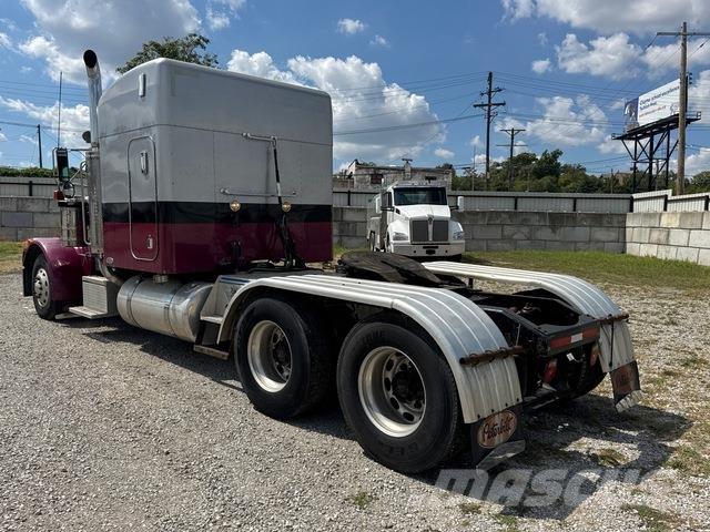 Peterbilt 379 Conventional Trucks / Tractor Trucks