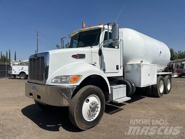 Peterbilt 382 Tank Trucks