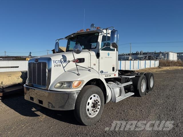Peterbilt 382 Conventional Trucks / Tractor Trucks