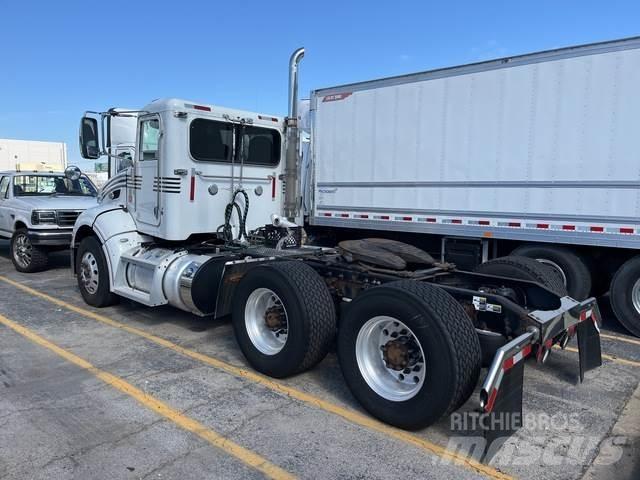 Peterbilt 384 Conventional Trucks / Tractor Trucks