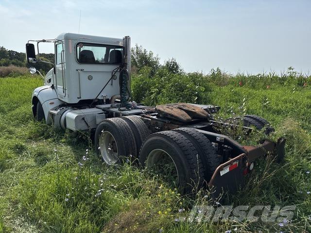 Peterbilt 384 Conventional Trucks / Tractor Trucks