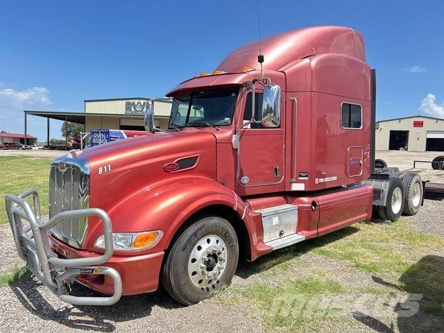 Peterbilt 386 Conventional Trucks / Tractor Trucks