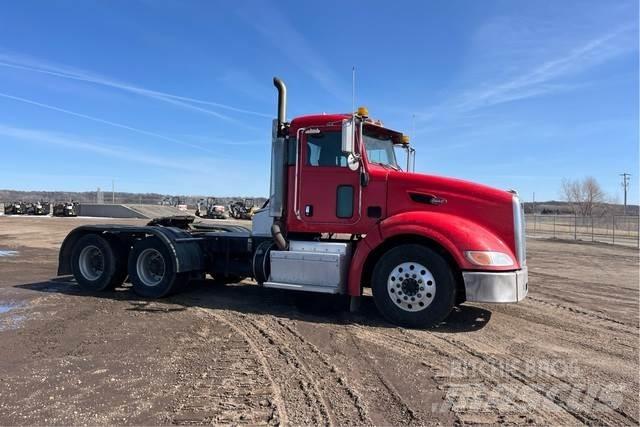 Peterbilt 386 Conventional Trucks / Tractor Trucks