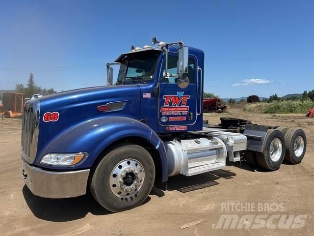 Peterbilt 386 Conventional Trucks / Tractor Trucks