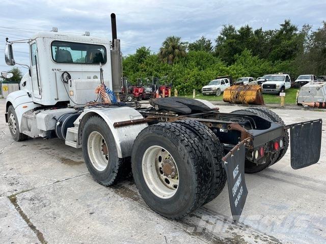 Peterbilt 386 Conventional Trucks / Tractor Trucks
