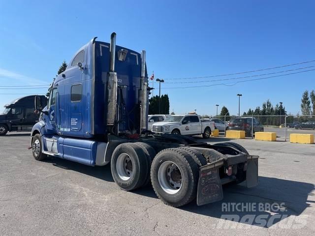 Peterbilt 387 Conventional Trucks / Tractor Trucks