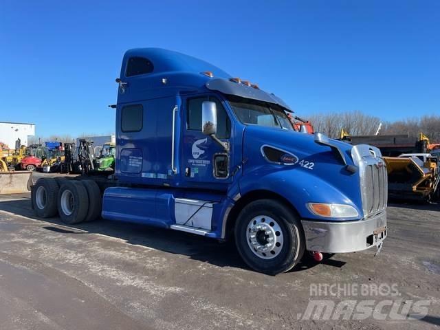 Peterbilt 387 Conventional Trucks / Tractor Trucks