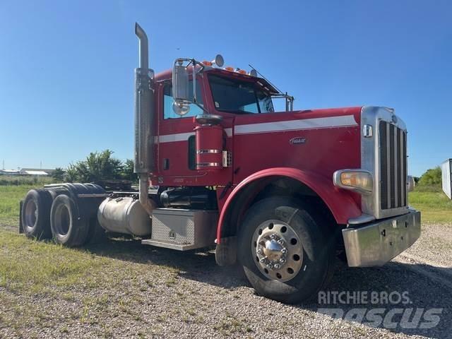 Peterbilt 388 Conventional Trucks / Tractor Trucks