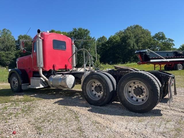 Peterbilt 388 Conventional Trucks / Tractor Trucks