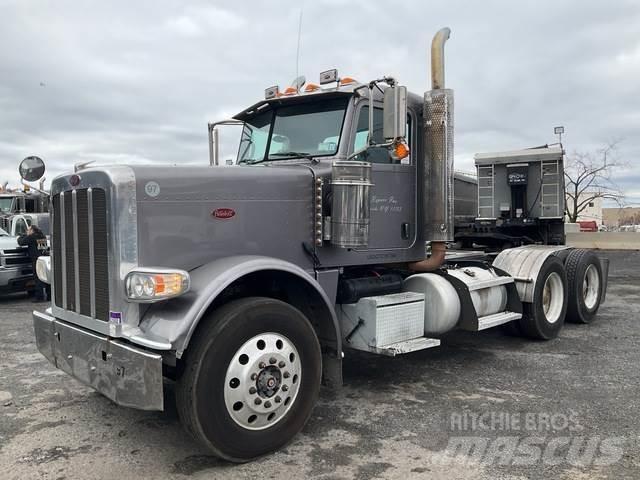 Peterbilt 388 Conventional Trucks / Tractor Trucks