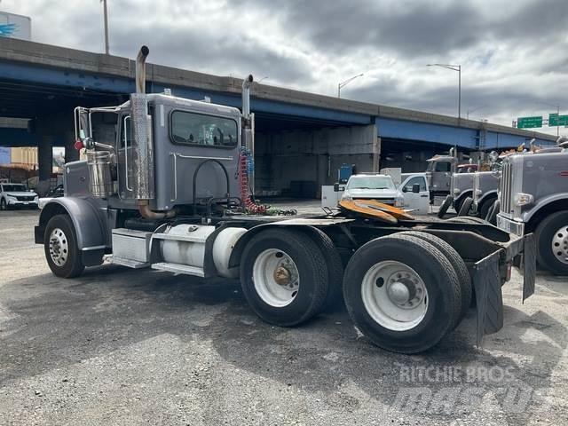 Peterbilt 388 Conventional Trucks / Tractor Trucks