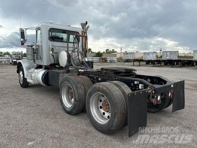 Peterbilt 388 Conventional Trucks / Tractor Trucks