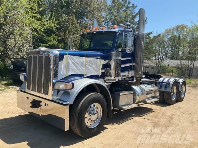 Peterbilt 388 Conventional Trucks / Tractor Trucks