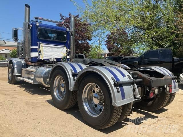 Peterbilt 388 Conventional Trucks / Tractor Trucks