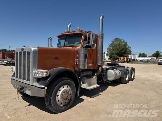 Peterbilt 388 Conventional Trucks / Tractor Trucks