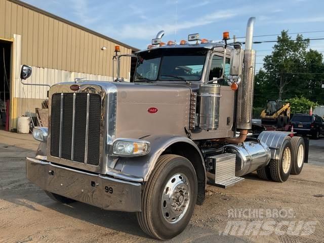 Peterbilt 388 Conventional Trucks / Tractor Trucks