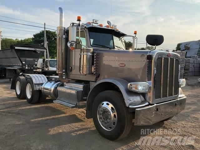 Peterbilt 388 Conventional Trucks / Tractor Trucks