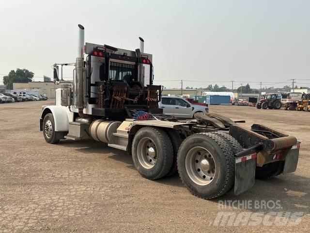 Peterbilt 388 Tow Trucks / Wreckers