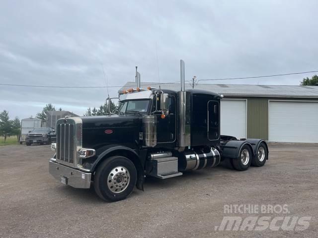 Peterbilt 388 Conventional Trucks / Tractor Trucks