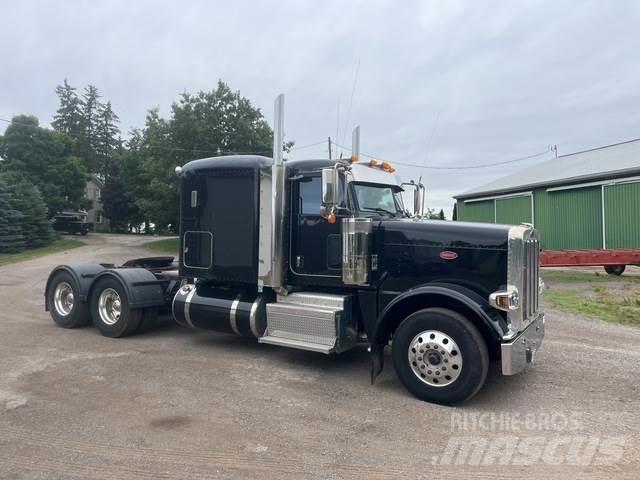 Peterbilt 388 Conventional Trucks / Tractor Trucks