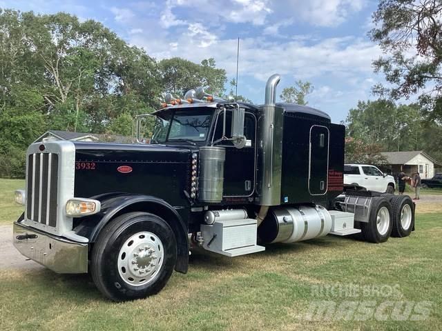 Peterbilt 389 Conventional Trucks / Tractor Trucks