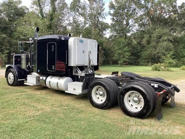 Peterbilt 389 Conventional Trucks / Tractor Trucks
