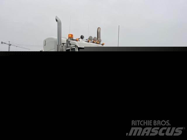 Peterbilt 389 Conventional Trucks / Tractor Trucks