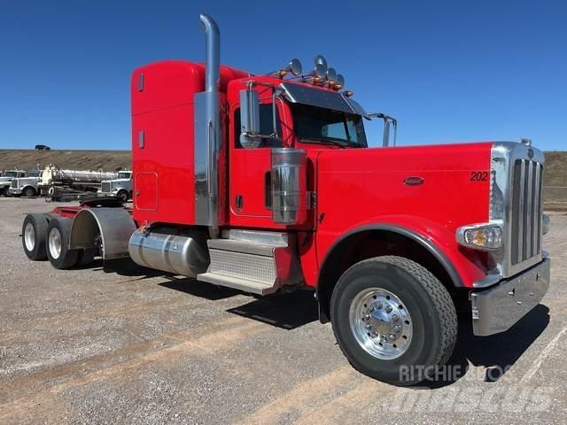 Peterbilt 389 Conventional Trucks / Tractor Trucks