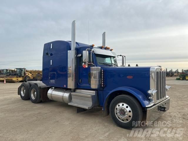 Peterbilt 389 Conventional Trucks / Tractor Trucks