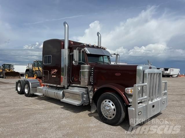Peterbilt 389 Conventional Trucks / Tractor Trucks