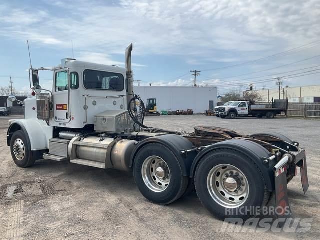 Peterbilt 389 Conventional Trucks / Tractor Trucks