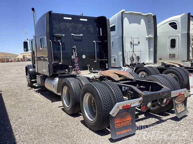 Peterbilt 389 Conventional Trucks / Tractor Trucks