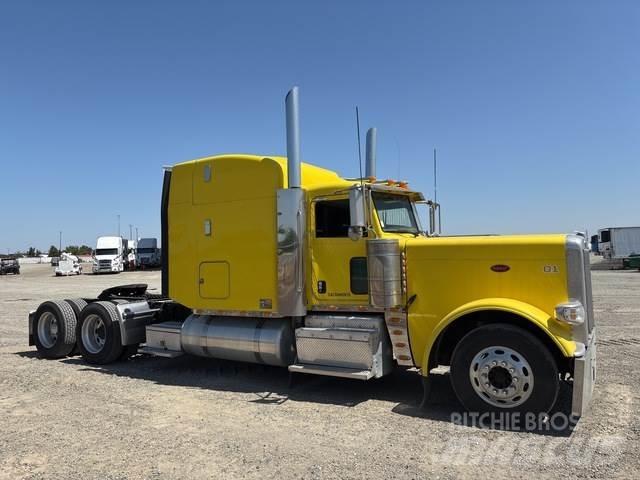 Peterbilt 389 Conventional Trucks / Tractor Trucks