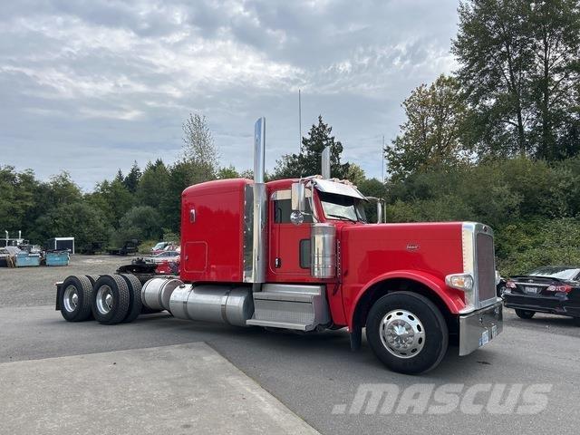 Peterbilt 389 Conventional Trucks / Tractor Trucks