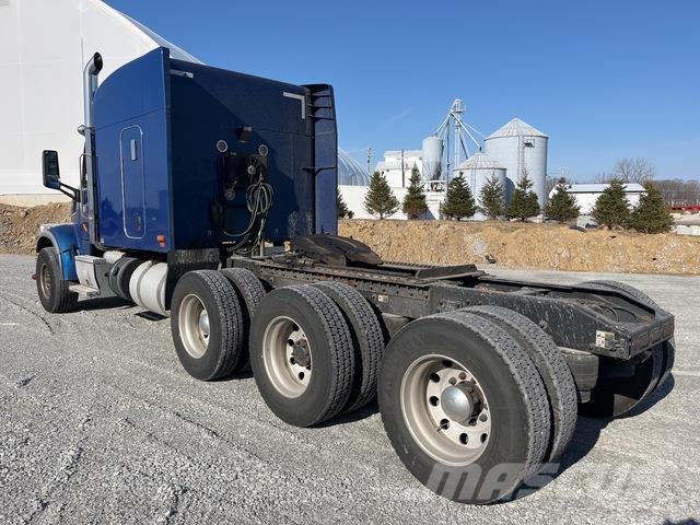 Peterbilt 567 Conventional Trucks / Tractor Trucks