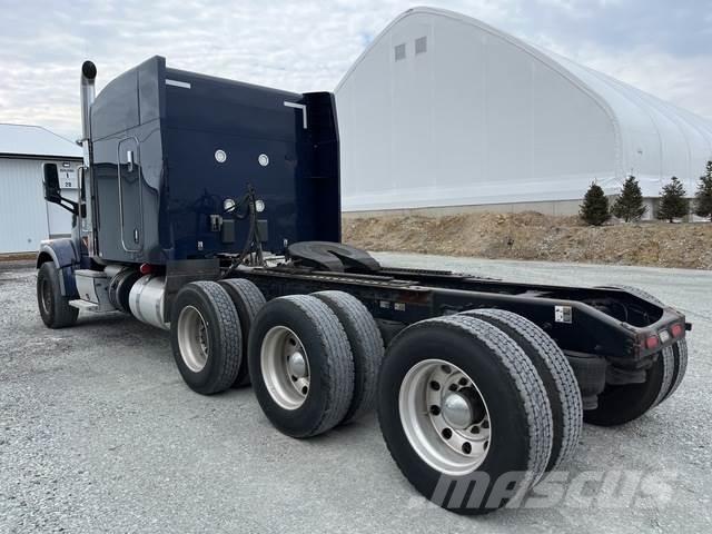 Peterbilt 567 Conventional Trucks / Tractor Trucks