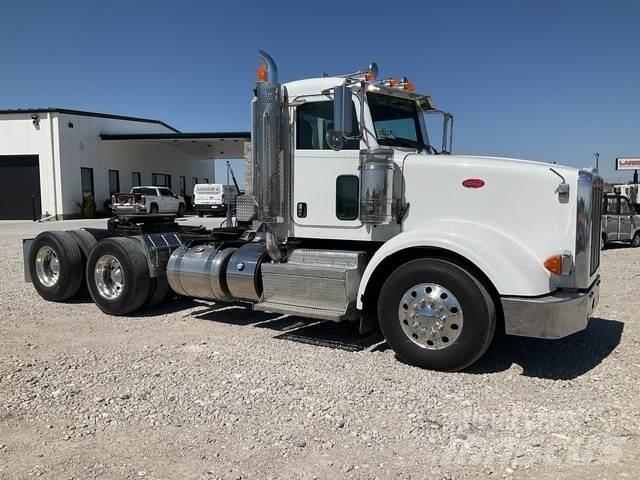 Peterbilt 567 Conventional Trucks / Tractor Trucks